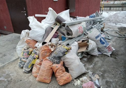 Оштрафовали всего на тысячу. Жители Магнитогорска продолжают мусорить на улицах города