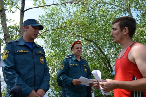 С начала года в черте города утонули два человека. Сотрудники МЧС провели рейд на берегу Урала