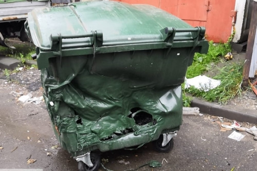 С начала года на Южном Урале сгорело более 300 мусорных контейнеров. Пять из них – в Магнитогорске