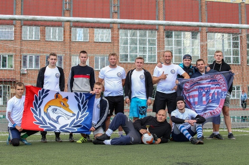 Уступили в четвертьфинале. Фанаты из Магнитогорска сыграли на футбольном турнире памяти Белоусова