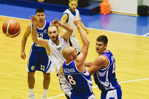 Три победы и три поражения. Баскетболисты «Динамо» продолжают подготовку к новому сезону