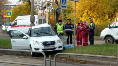 Один человек погиб, другой – в больнице. На левом берегу смертельное ДТП с участием автомобиля «Яндекс.Такси»