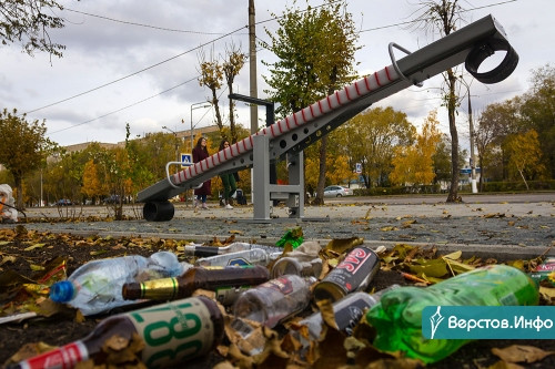 Так вот они какие! На магнитогорском бульваре начали устанавливать светодиодные качели