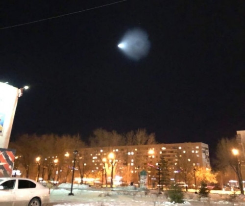 Метеорит, комета или ракета? Магнитогорцы увидели необычное явление в небе