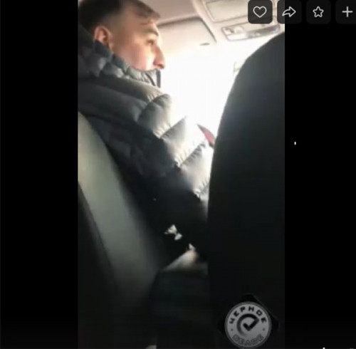 Таксист vs мать. В Магнитогорске из службы заказа уволили водителя после поста в соцсетях