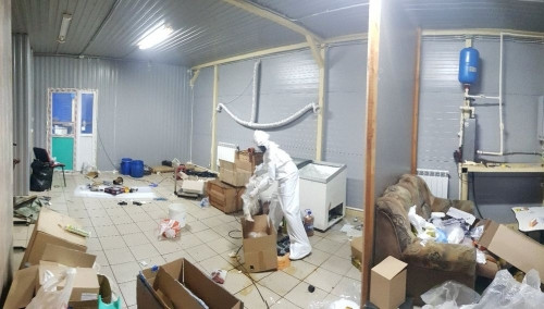В месяц они «готовили» 200 кг наркотиков. Полицейские выявили подпольный завод по производству «синтетики»
