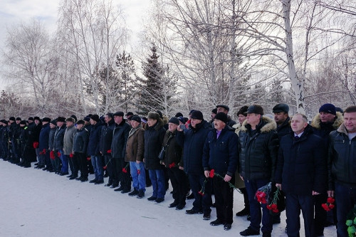 Прошло 20 лет. В Магнитогорске почтили память погибших в Аргуне милиционеров