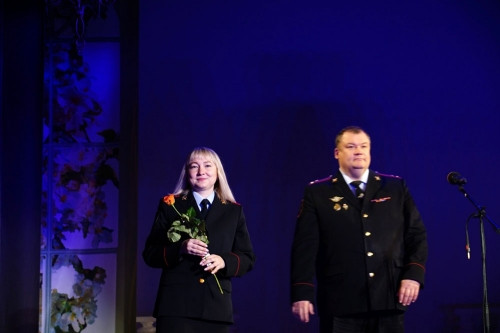 Отметили елочку из шишек. В Магнитогорске женщины-полицейские провели конкурс «Мастерица 2020»