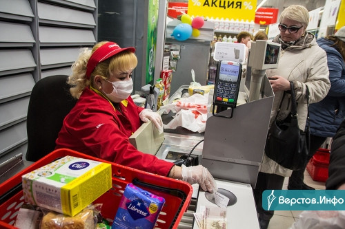 «Покупатели сами создают панику». В сетевых магазинах Магнитогорска наблюдается ажиотаж