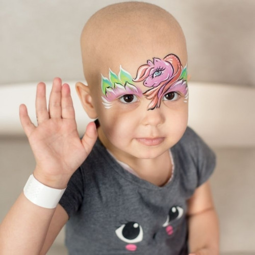 Лечили пневмонию, а оказался рак. Четырёхлетняя София Барашова из Магнитогорска второй год борется с раком