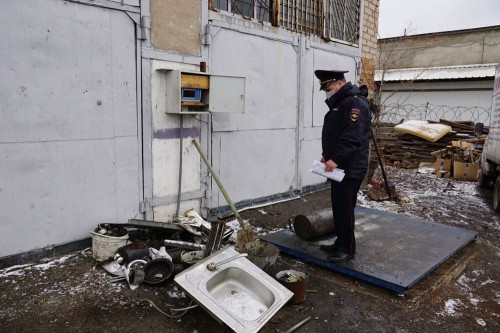 Уберегают дачников. В Магнитогорске полицейские нагрянули в металлоприёмки после краж из садов
