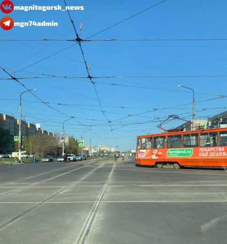 Теперь удобнее. В Магнитогорске дорожники выровняли трамвайный переезд на крупном перекрёстке