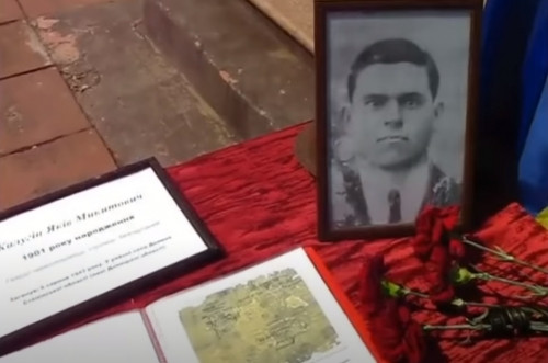 77 лет спустя – в родной земле. В Магнитогорске создали мемориал солдату, погибшему на Украине