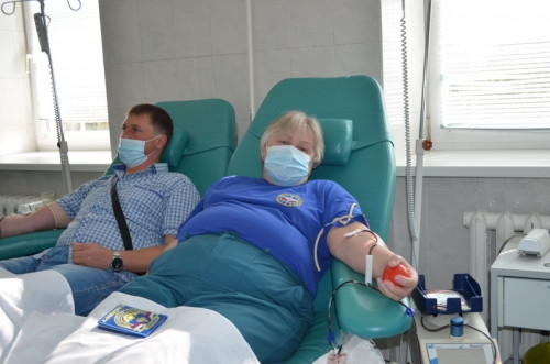 Для многих из них это уже привычно. В Магнитогорске 39 пожарных стали донорами крови