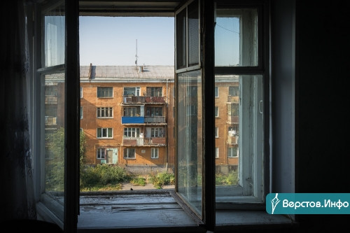 «Мы здесь бы ещё жили и жили». Жители первого дома Магнитогорска показали убитые ремонты после пожара