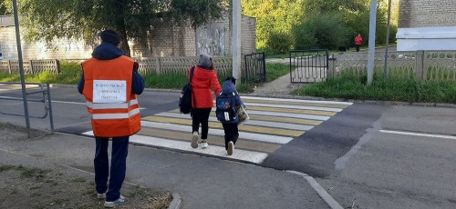 И родители, и волонтёры. В Магнитогорске продолжает работу «Родительский дорожный патруль»