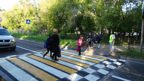 И родители, и волонтёры. В Магнитогорске продолжает работу «Родительский дорожный патруль»