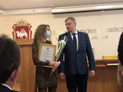 Высокие награды из рук министра. В Челябинске отметили двух работниц известного магнитогорского предприятия