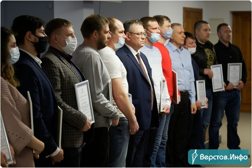 Они помогали спасать людей. Общественная палата Магнитогорска наградила волонтёров, проявивших себя во время февральского бурана