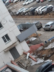 Погибла на месте. 50-летняя жительница Магнитогорска выпала из окна многоэтажки на Коробова