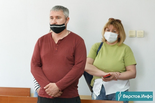 «Не хочу на себе нести чужой крест». Суд вынес приговор по делу нападения на журналиста Скуридина