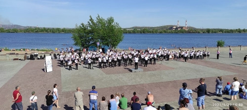 Большое музыкальное событие!  В Магнитогорске открыли летний парковый сезон фестивалем духовых оркестров