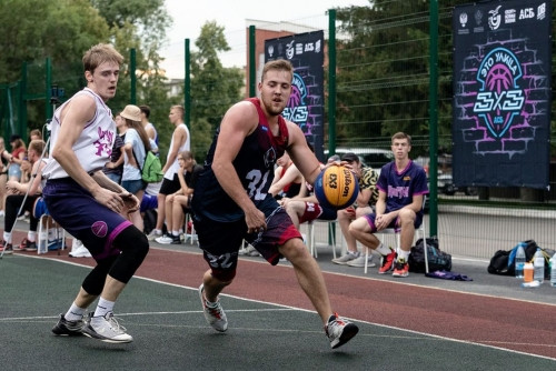 Играли три на три. Баскетболисты-студенты привезли из Челябинска два серебра