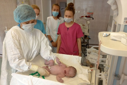Учатся встречать малышей. Медицинская практика в больнице – этап становления будущего врача