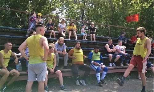 Играла даже команда епархии! В посёлке Железнодорожников прошёл праздничный футбольный турнир