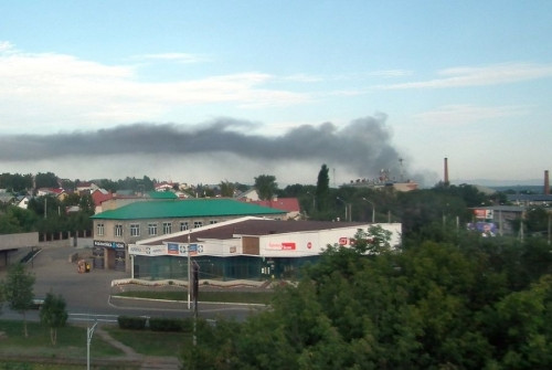 Площадь пожара была более 500 «квадратов». В Магнитогорске снова тушили торговые павильоны на Зелёном рынке