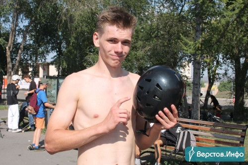 Вышел без шлема. В Магнитогорске после падения с велосипеда участника соревнований по BMX увезли на скорой