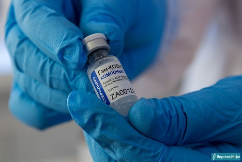 Одним махом! Более 300 магнитогорцев сделали прививки от COVID-19 и гриппа за два дня