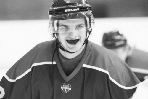 У него была травма позвоночника. Скончался молодой воспитанник хоккейного «Металлурга»