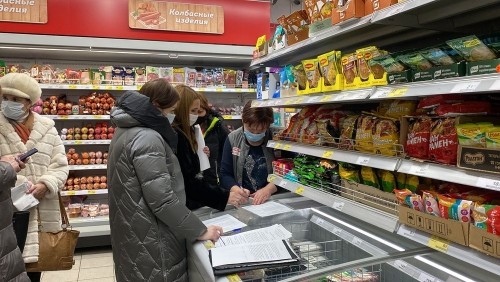Проверки в ТЦ и крупных магазинах! В Магнитогорске продолжают проверять соблюдение системы QR-кодов