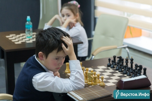 «Важно, чтобы дети были развиты интеллектуально». В Магнитогорске после реконструкции открылся шахматный клуб «Белая ладья»