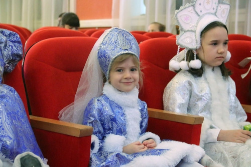 «Верьте в чудеса». Глава Магнитогорска поздравил одарённых детей с Новым годом