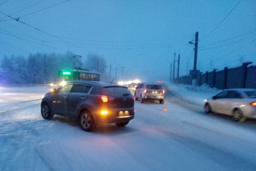 Травмы получили водитель, пассажир и пешеход. За выходные в Магнитогорске произошло три ДТП с пострадавшими