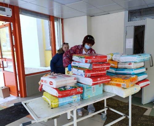 Благотворители подарили Центру охраны материнства и детства две партии детских товаров
