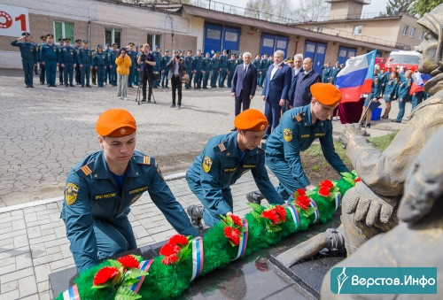«Пусть огонь становится ручным!» Сегодня в Магнитогорске чествовали пожарных