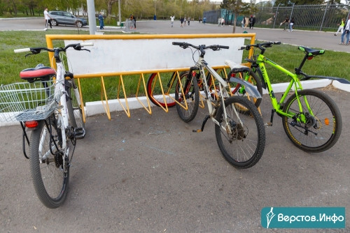 Был пристёгнут, но это не помогло. В Магнитогорске из подъезда украли велосипед за 10 тыс. рублей