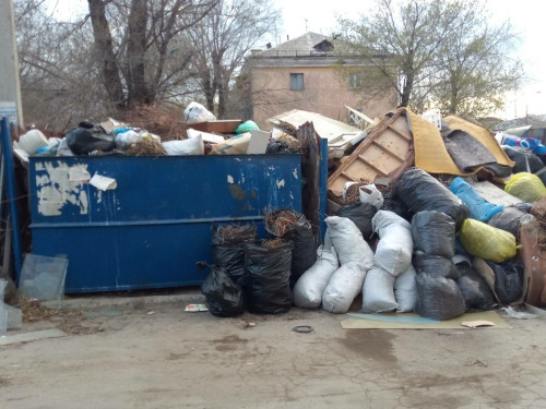 Итоги субботников. Контейнерная площадка в Магнитогорске вошла в число самых проблемных точек сбора мусора