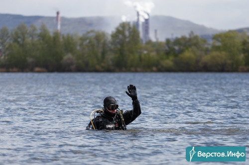 В Магнитогорске водолазы открыли купальный сезон. Но только для того, чтобы очистить дно Урала