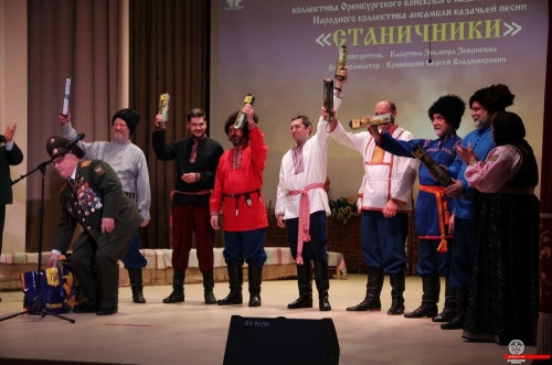 Хранители песни. Магнитогорский коллектив народного творчества получил заслуженную награду