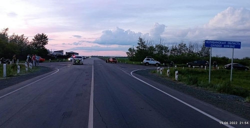 Мотоциклиста забрали в больницу. Водитель «Ниссана» устроил на объездной дороге аварию с мотоциклом