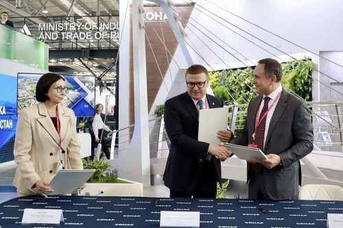 Новые рынки сотрудничества. Губернатор Алексей Текслер принял участие в международной выставке и заключил ряд важных соглашений