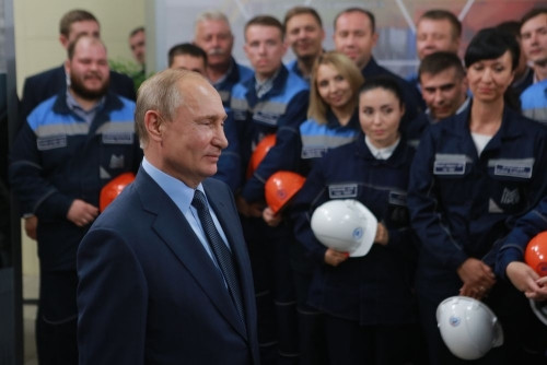 Они попали в президентский указ! Путин наградил сразу 16 работников ММК и его дочерних предприятий
