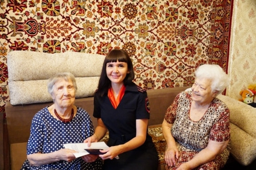 Бежала из Мариуполя. В Магнитогорске 96-летней бабушке дали временное проживание в России