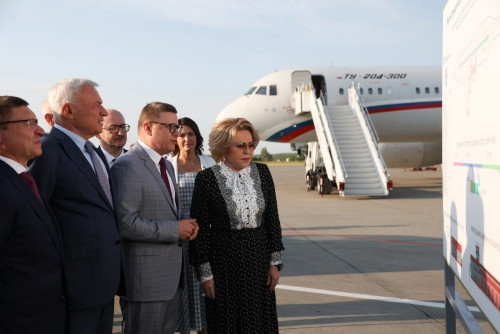 Прилетела накануне. Матвиенко начала свой визит в Магнитогорск со знакомства с проектом реконструкции аэропорта