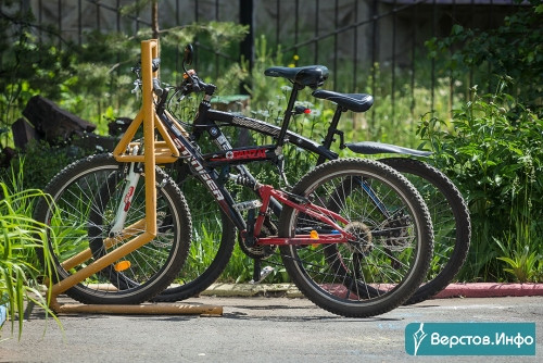 Ущерб на 15 тысяч рублей. У двух жителей Магнитогорска украли велосипеды, оставленные без присмотра