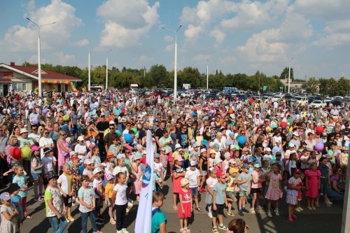 2,5 тысячи первоклассников стали гостями праздника, устроенного профсоюзом группы ММК